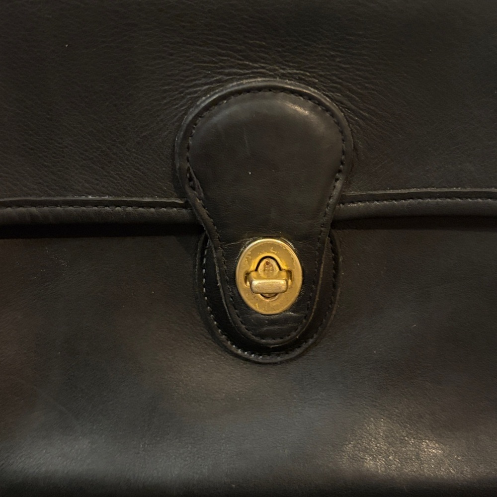 Vintage Coach Willis Leather Crossbody Bag in Black - Picture 3 of 16